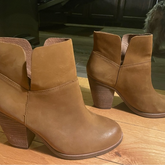 Never worn 💥 Leather Bootie’s - Picture 3 of 5